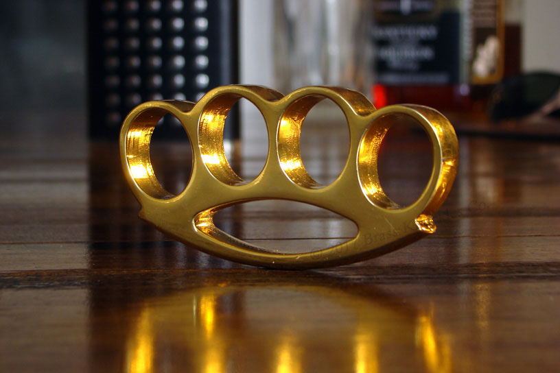 All About Weapons: 1 Inch Thick Knuckle Duster